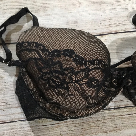 Lined Demi Victoria secret bra - Picture 2 of 6